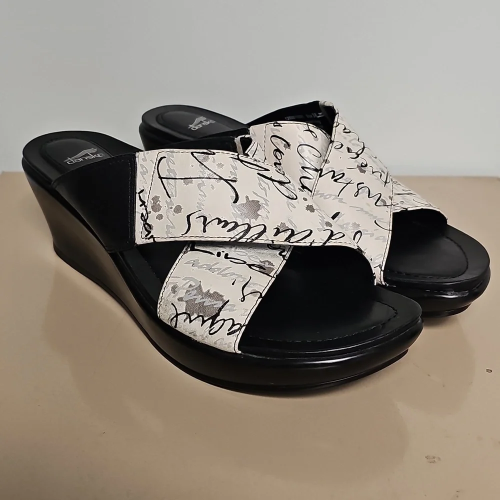 DANSKO AVA PRINT Black/White 38 Sandals Shoes Comfort Leather - Picture 2 of 10